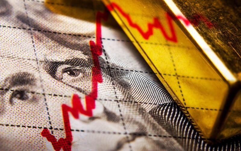 Gold Boosted by Falling Interest Rates and Double Deficit-Debt Record in the US